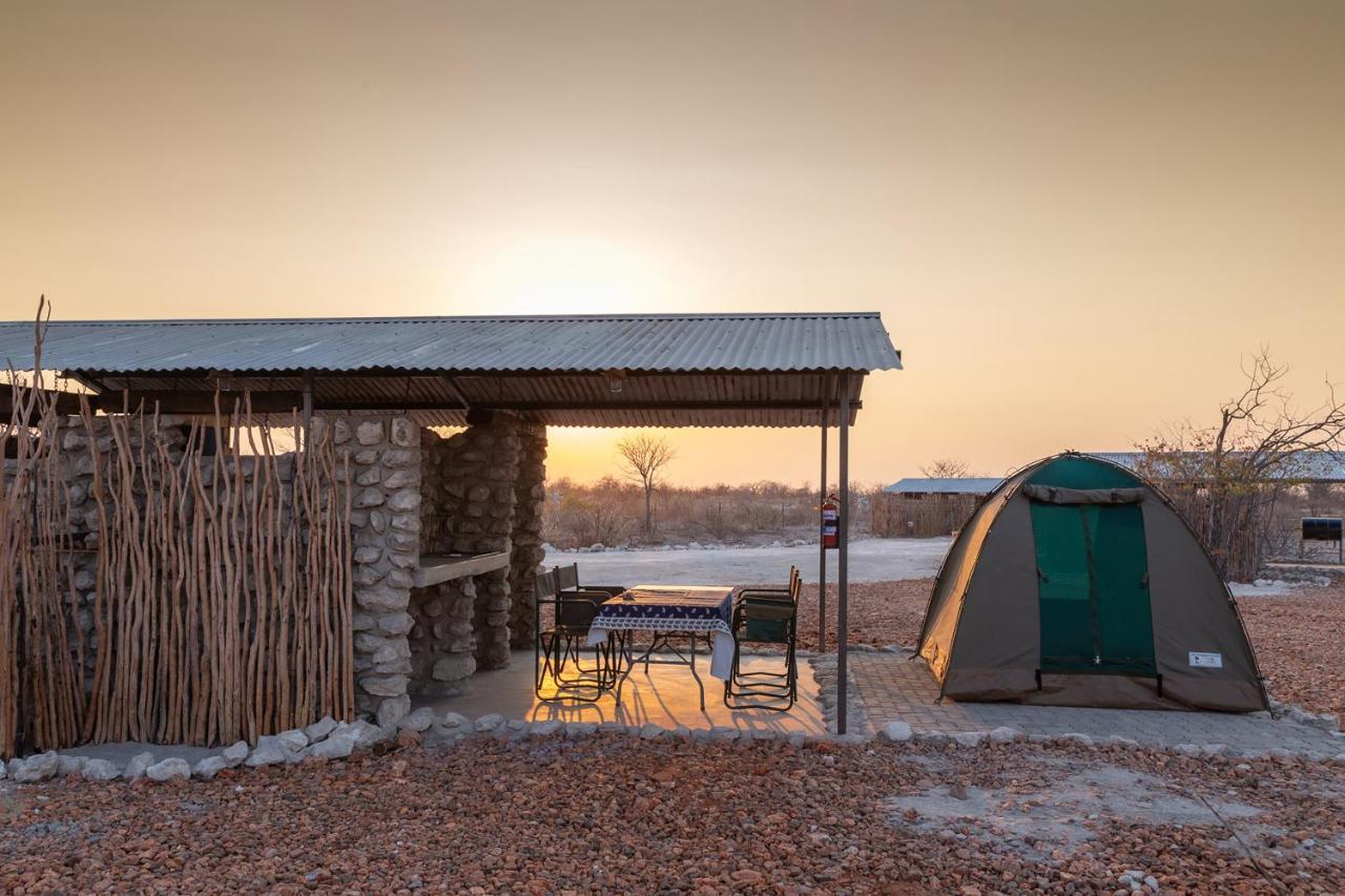 Etosha Trading Post Campsite Okaukuejo Extérieur photo