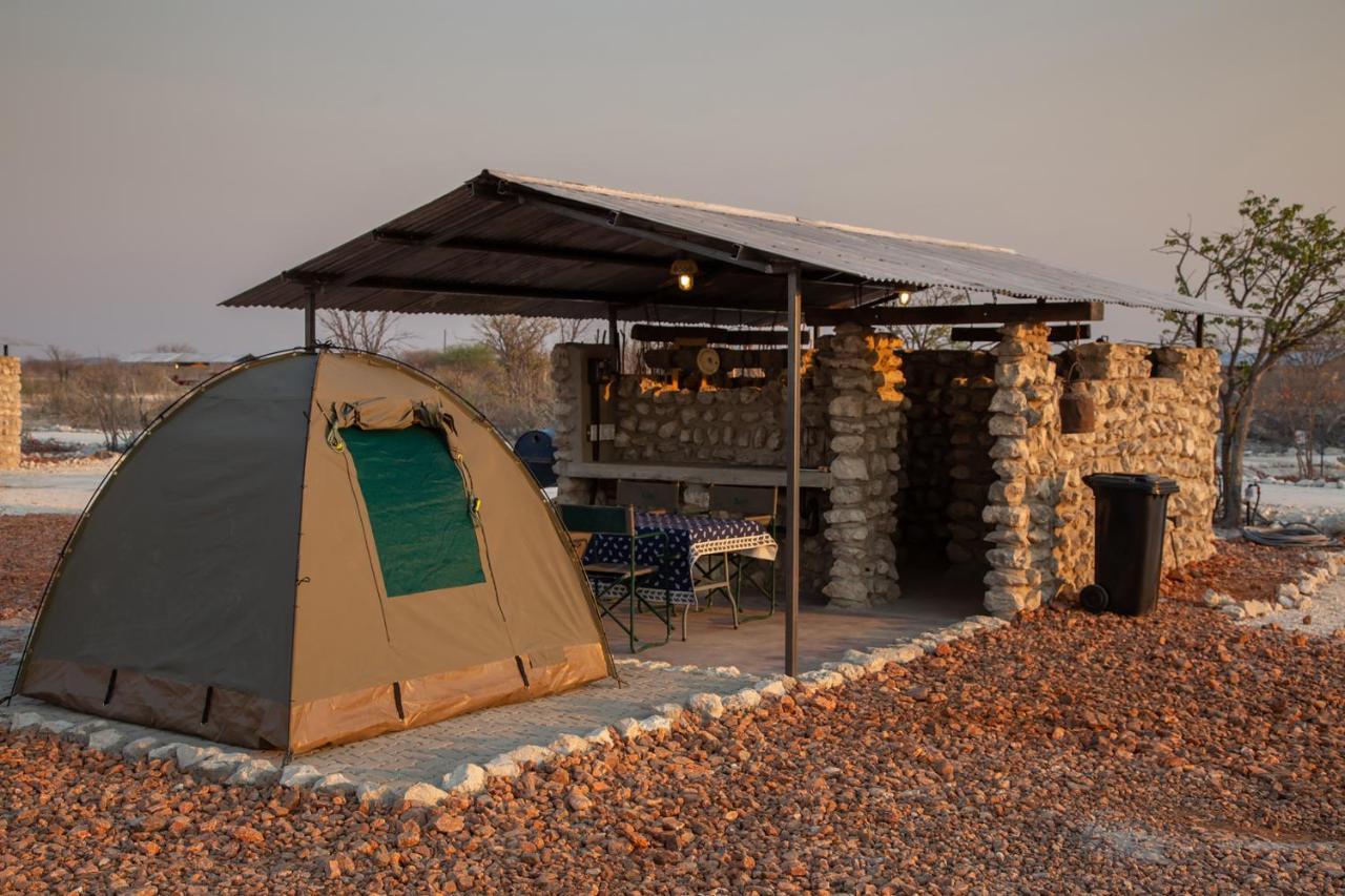 Etosha Trading Post Campsite Okaukuejo Extérieur photo