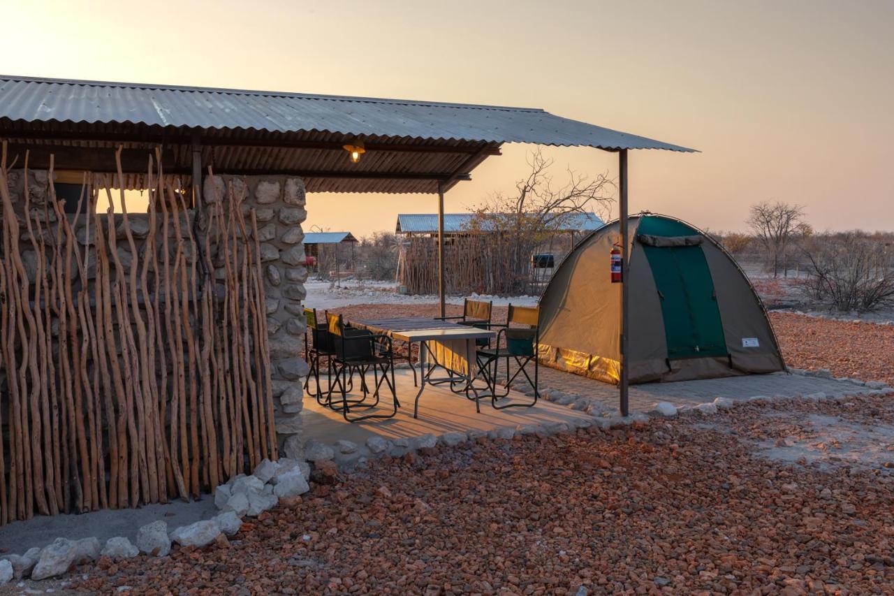 Etosha Trading Post Campsite Okaukuejo Extérieur photo